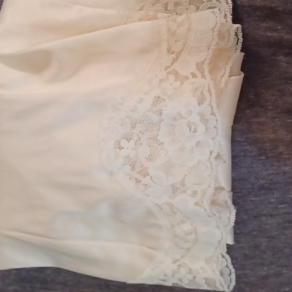 Maxi length half slips - Picture 2 of 8